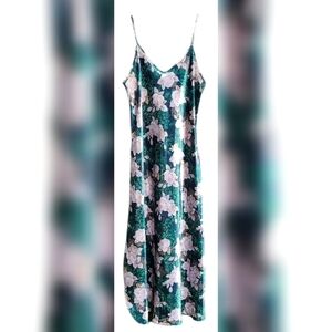 Vintage Rose Camise in Emerald Green, Gold and Ivory Roses